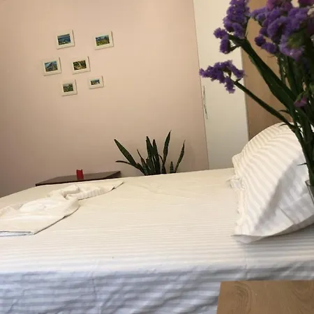 Daire Itan's Apartment-lovely Guest In Center *