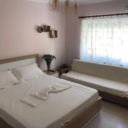 Itan's Apartment-lovely Guest In Center Lejlighed