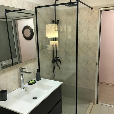 Апартаменты Itan's Apartment-lovely Guest In Center *